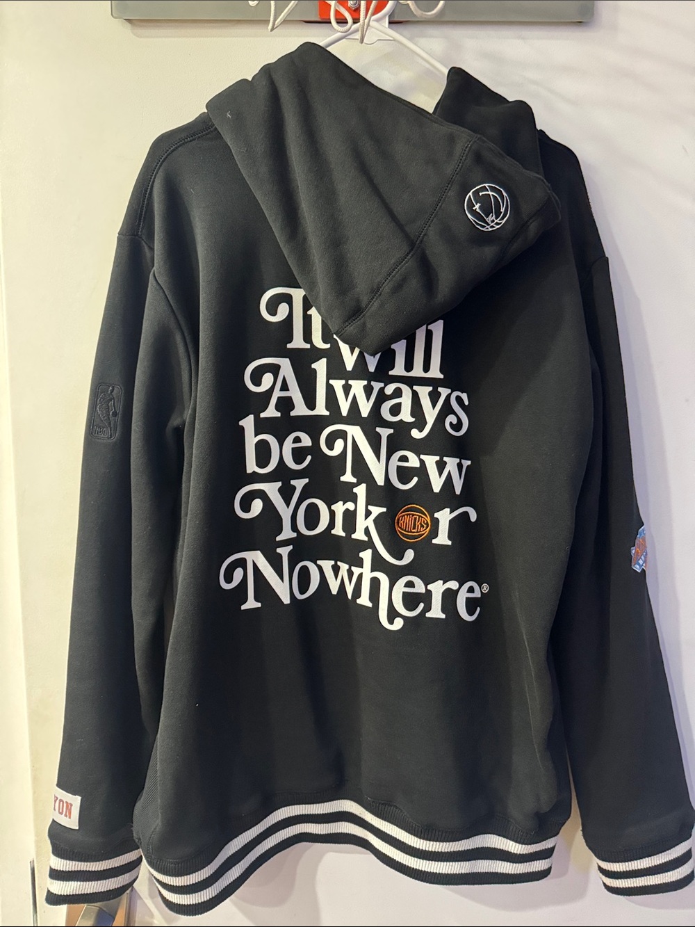 Black "New York or Nowhere" Knicks Hoodie - Picture 5 of 5